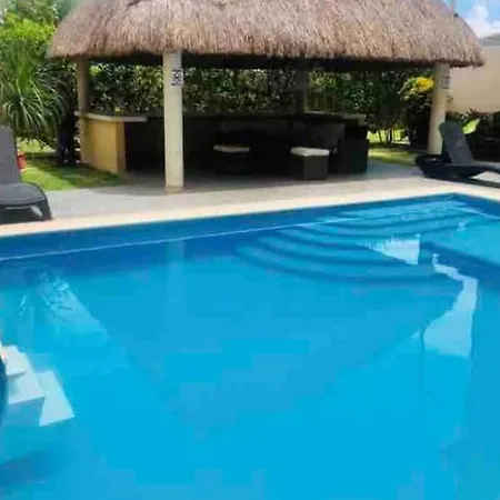 Bright Luxury Apartment With Swimming Pool